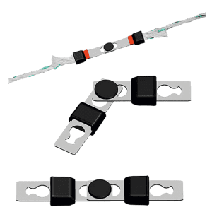 Rope safety links so electric fencing rope breaks apart when a horse goes into it